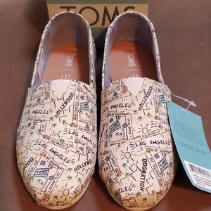 TOMS City Los Angeles Map Print Slip-On Shoes brand new with tags